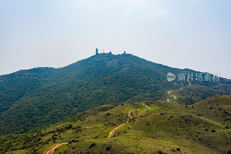 大帽山天文台的无人机照片，大帽山是香港的最高峰