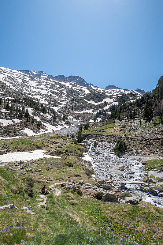 比利牛斯山夏天的风景