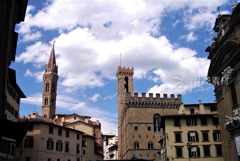 佛罗伦萨老城的房屋和塔楼