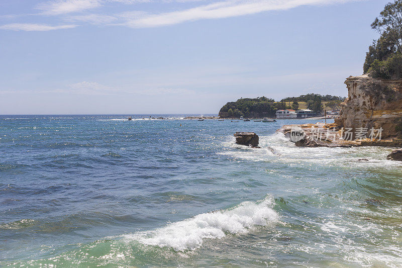 海角和海湾与悬崖在Terrigal，新南威尔士