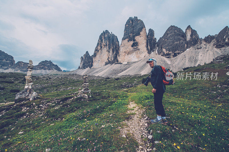 在意大利阿尔卑斯山白云石区的拉瓦雷多广场徒步旅行