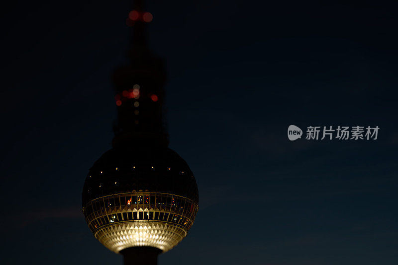 东柏林电视塔的夜景