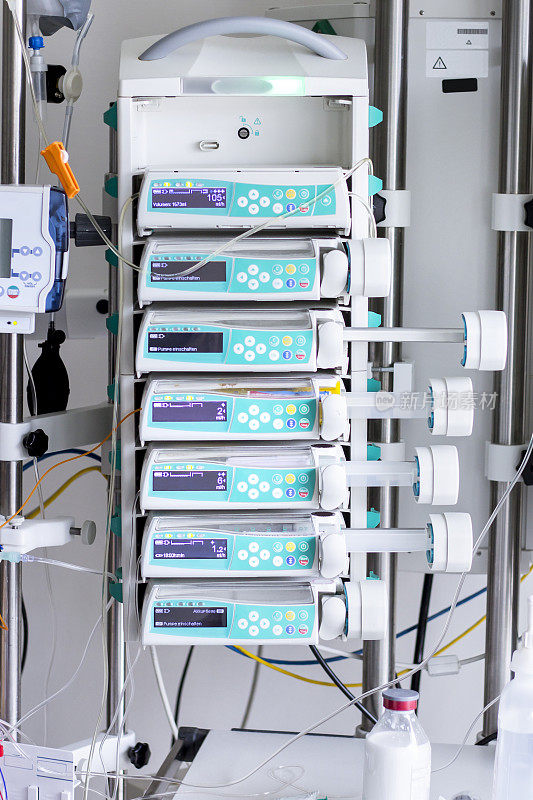ICU的现代输液泵和设备