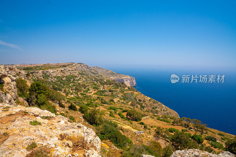 马耳他岛上的白色悬崖