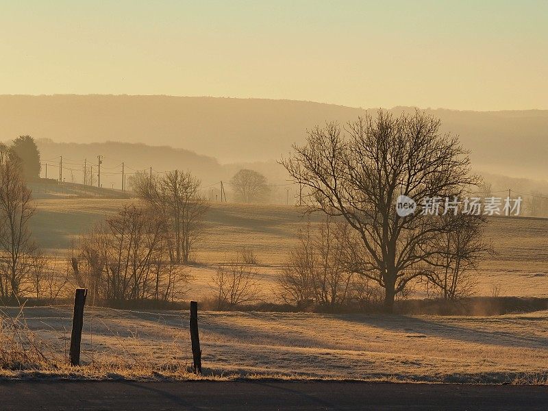 法国布列塞乡村的风景，在黎明2点