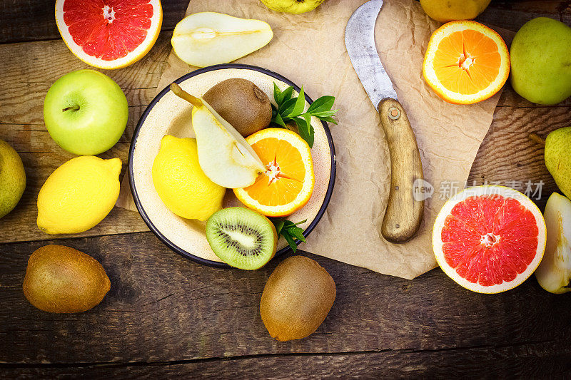 健康食品——餐桌上的新鲜有机水果