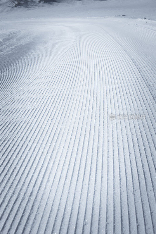 朱利安阿尔卑斯山的越野滑雪道