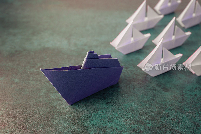 折纸船与小帆船，领导理念，色调