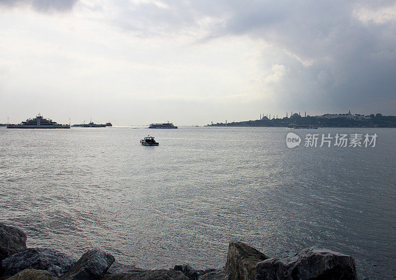 横跨博斯普鲁斯海峡