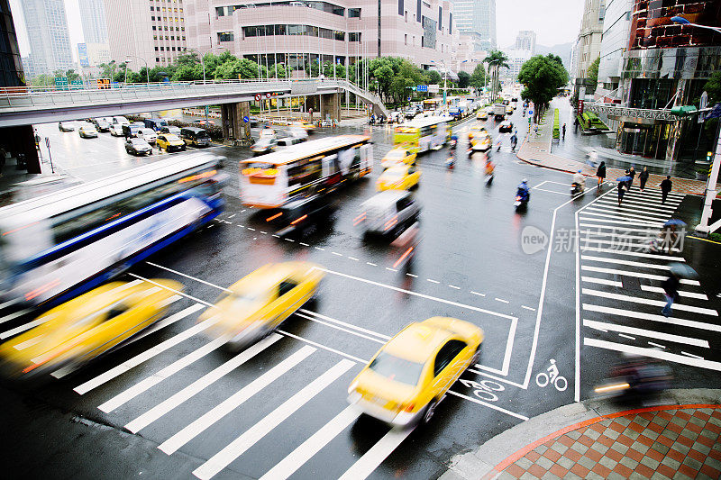 运动模糊台北路口，台湾