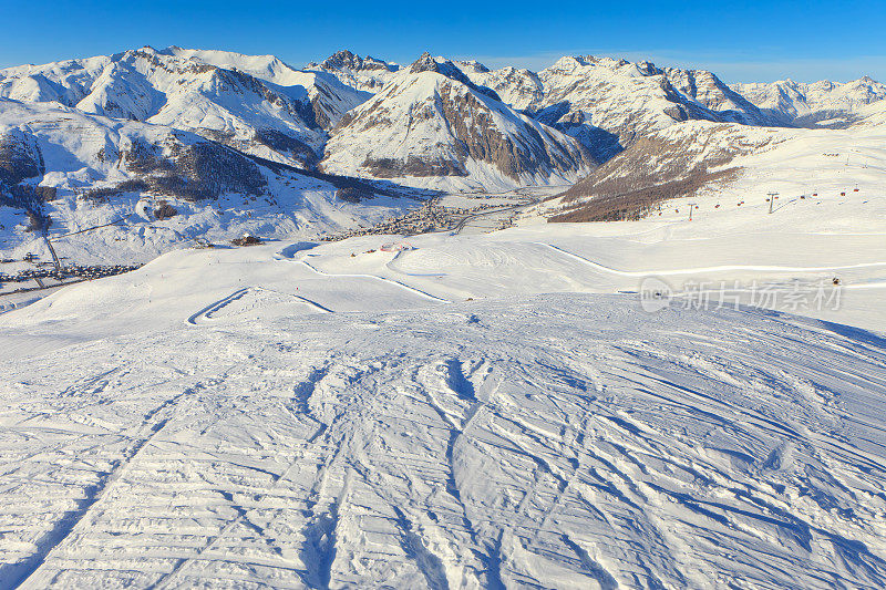 滑雪胜地