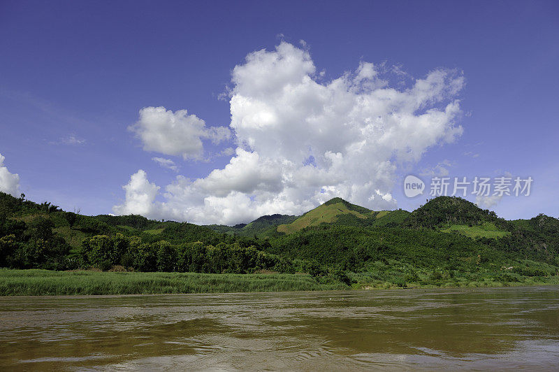 在老挝的湄公河沿岸