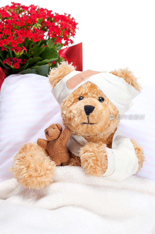 生病的可爱泰迪熊在医院