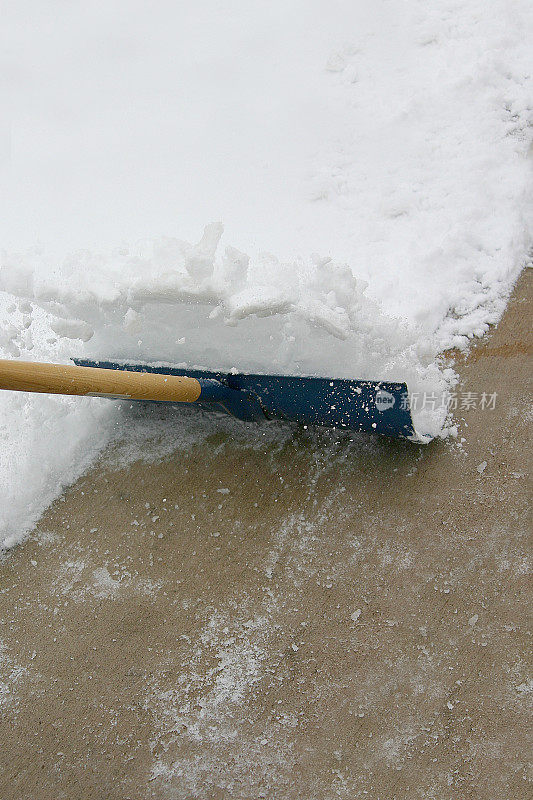 铲雪