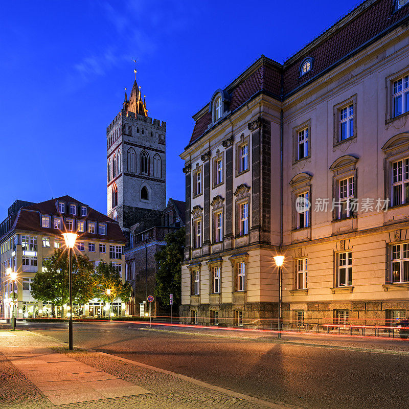 法兰克福市中心(奥德)与Marienkirche和大学