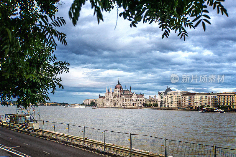 布达佩斯多瑙河的景色