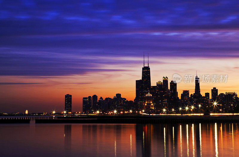 芝加哥伊利诺斯州的夜空