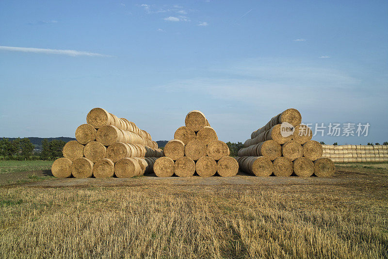 堆Haybales