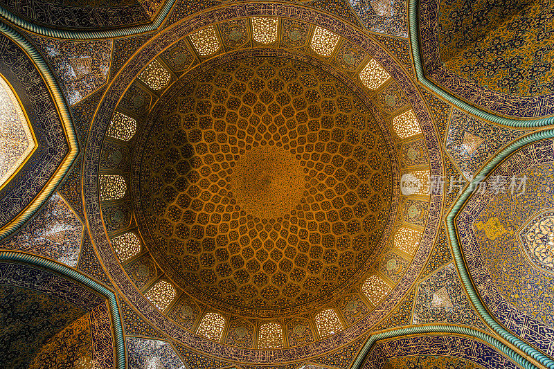 伊斯法罕清真寺圆顶上的马赛克装饰