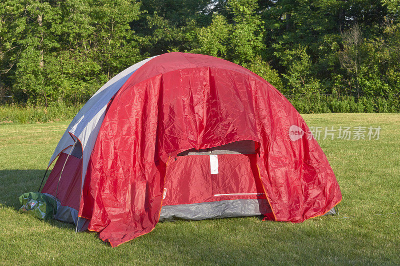 过夜露营用的帐篷