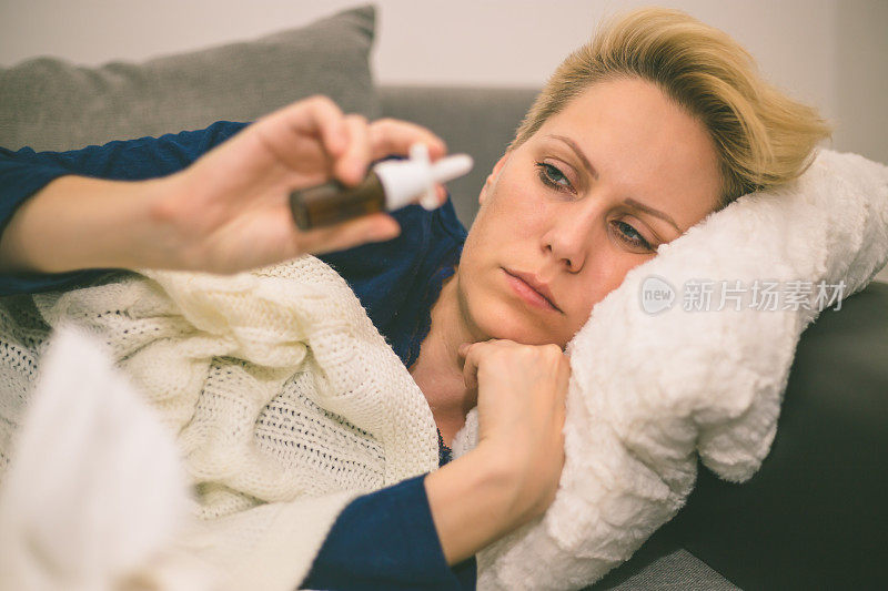 生病的女人感冒了女人感冒了