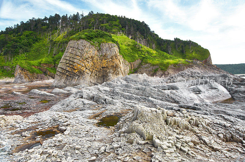 岩石海岸，火山岩层，国后岛，斯托尔布查蒂角