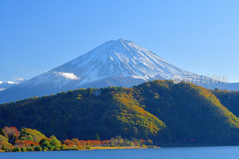 富士山和秋叶色，拍摄于富士五湖地区和富士宫市