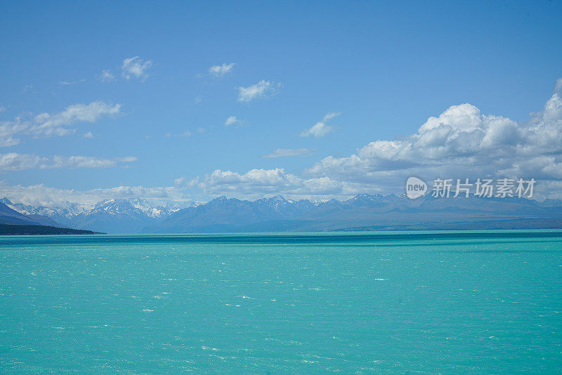 普卡基湖观景台，普卡基湖和库克山在南岛，新西兰