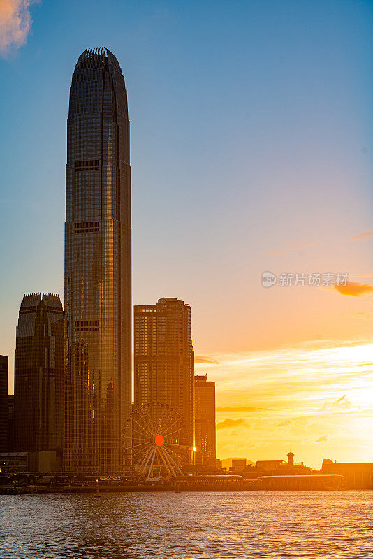 夕阳下的香港天际线