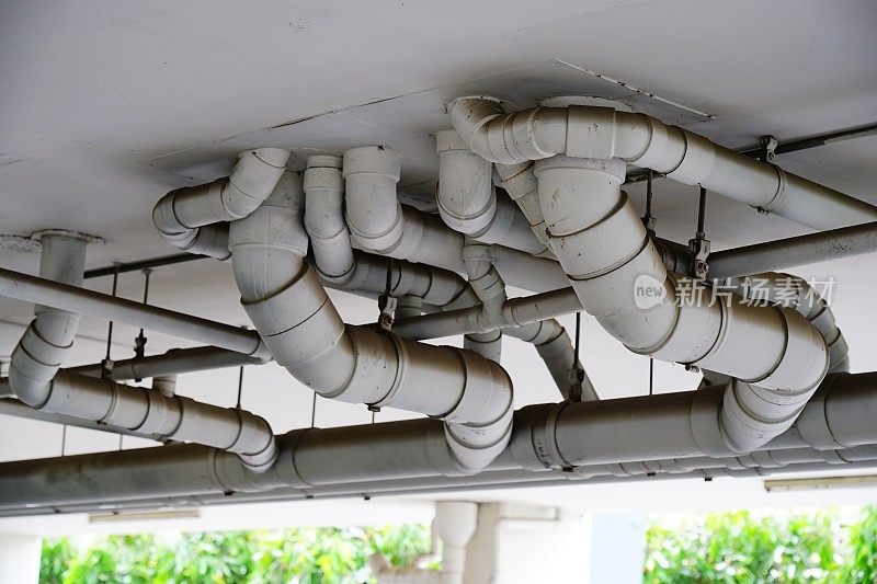 PVC管道排水系统在建筑物内的天花板下