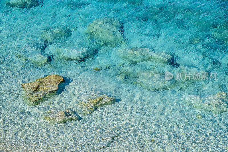 厄尔巴岛的桑松海滩(意大利托斯卡纳群岛)