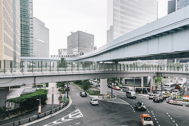现代东京城市街道