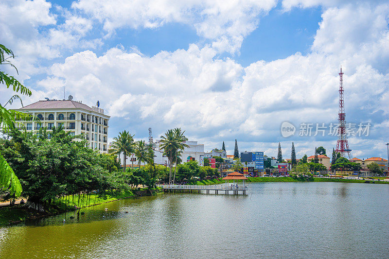 小洞奈湖-越南林东省宝禄市的中心湖。