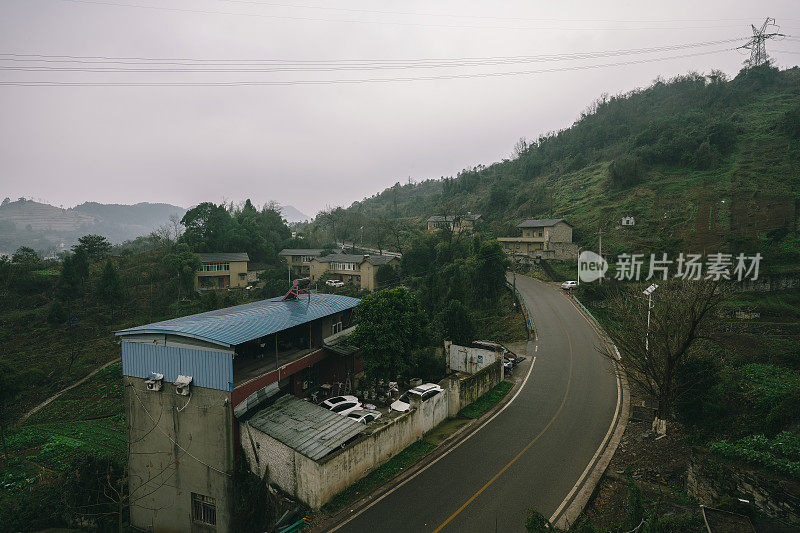 雨天的山路