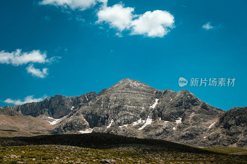 三角形的壮丽山景