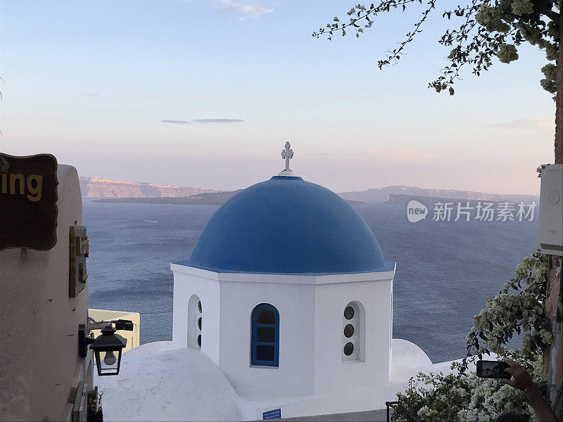 希腊-圣托里尼-伊亚村-小街道和全景