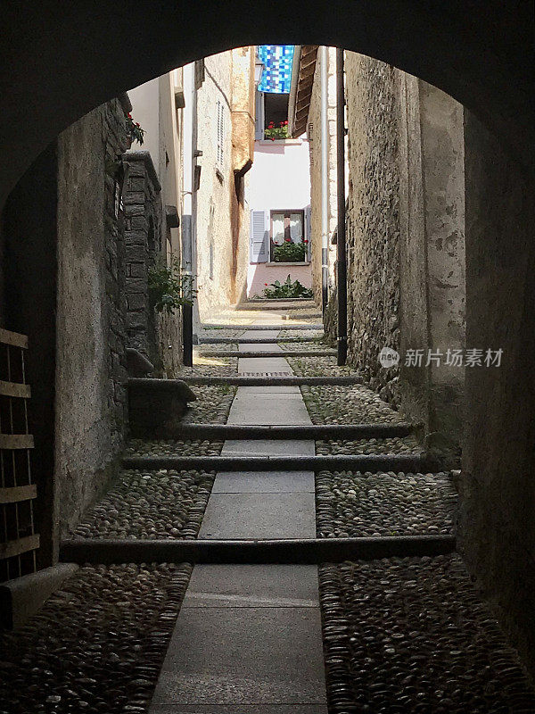 意大利-皮埃蒙特大区-雷村-老城区小街道