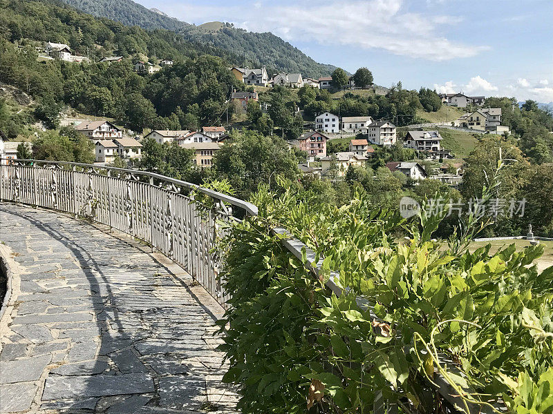 意大利-皮埃蒙特地区-雷村-圣血圣母的圣所-从圣所拍摄的全景