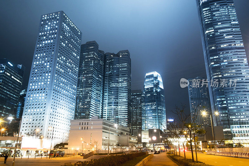 现代城市的夜景，香港