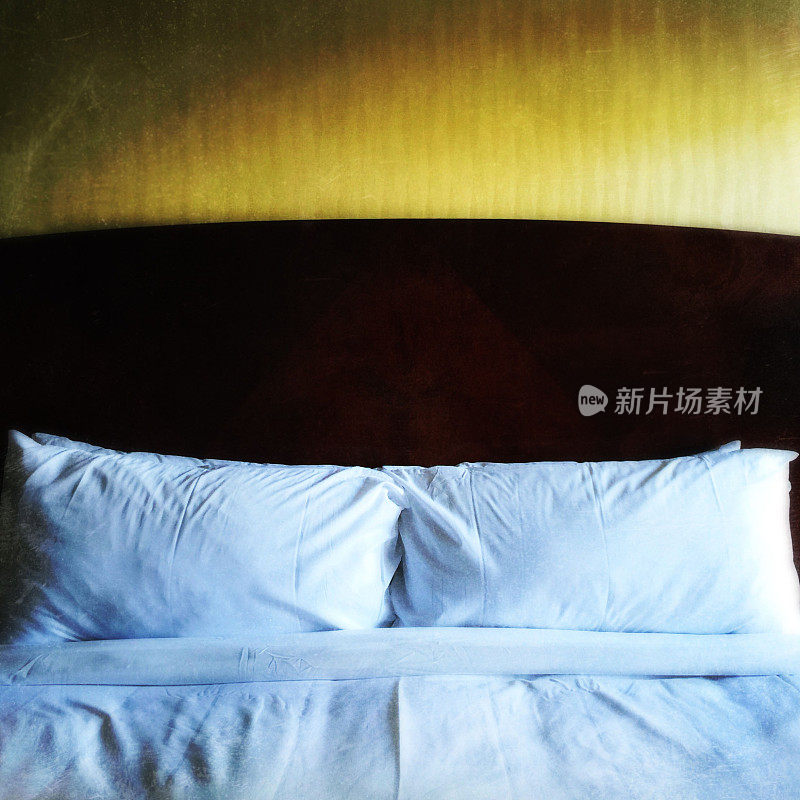 酒店床头枕头