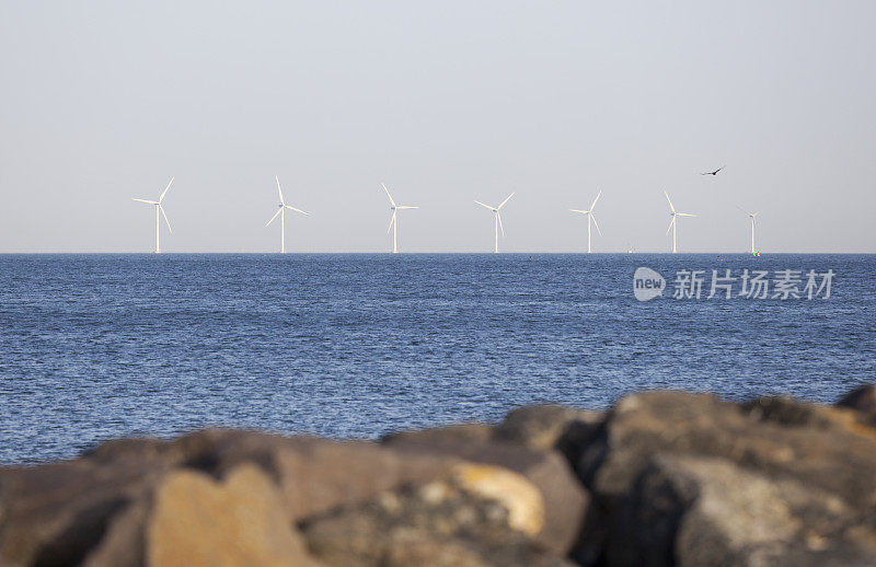 近海风力涡轮机。