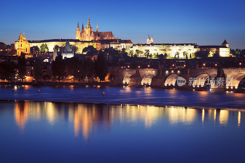 布拉格城堡的夜晚，捷克共和国