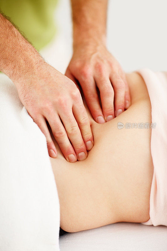 参加按摩治疗