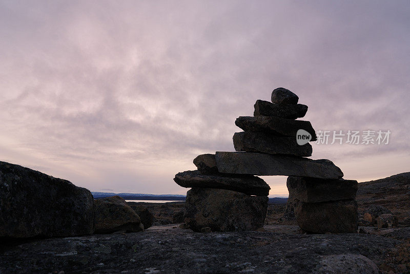 北极Inukshuk，巴芬岛。