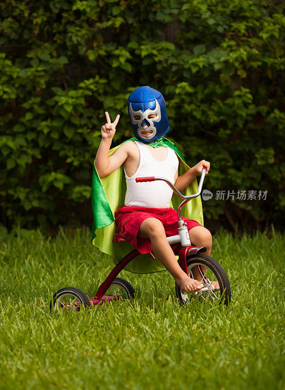 小型墨西哥luchador