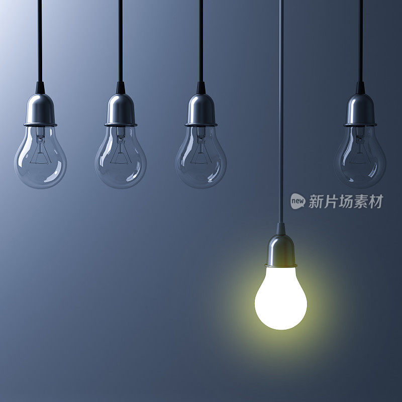 一个悬挂的灯泡发光不同，从没有照明的白炽灯泡与暗青色的背景反射，领导和不同的商业创意概念。三维渲染