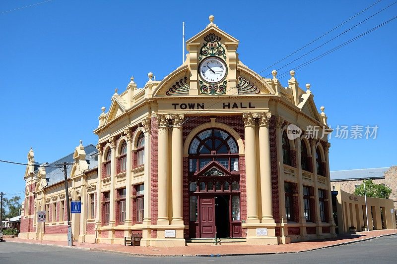 西澳大利亚约克镇主街的市政厅