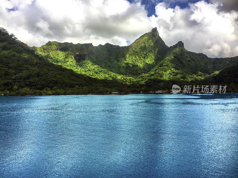 莫雷亚和绿松石水