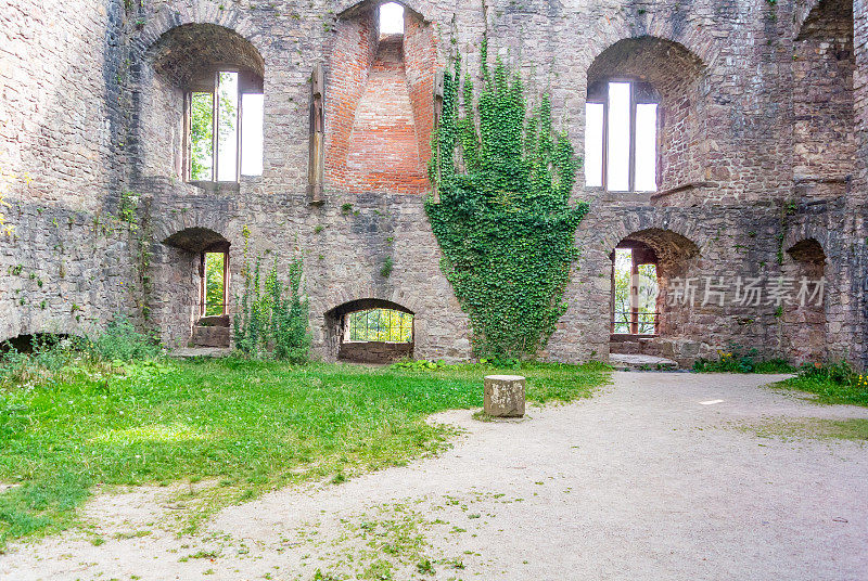 德国巴登-巴登古城堡遗址(古城堡)