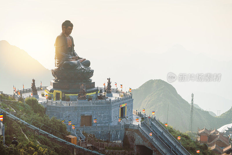 美丽的风景金山宝唐图塔和中国神u来和观音在越南萨帕翻斯盘山